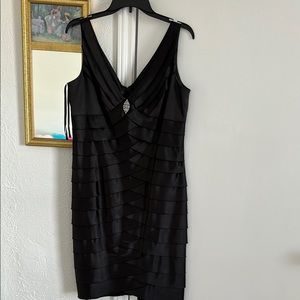 Jones Wear Black Backless Sheath Dress NWOT
